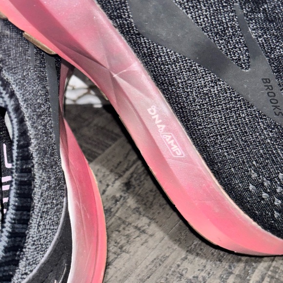 Brooks Levitate 2 running Black/Pink SZ 7.5 - Picture 5 of 12